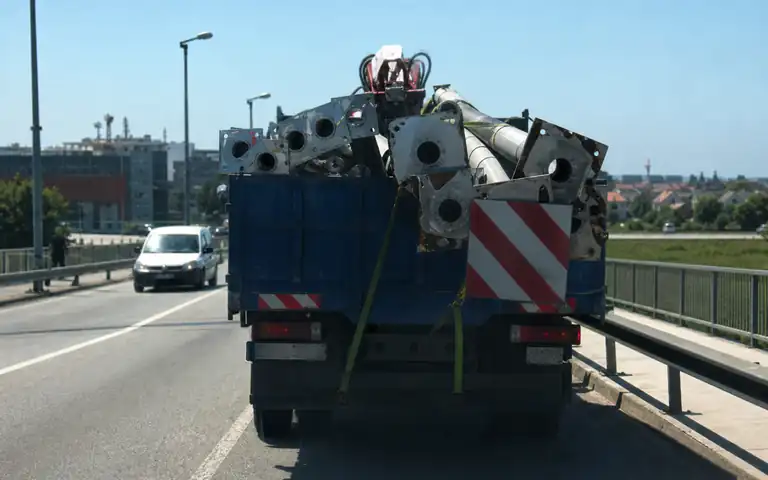 Imagen de la pregunta: ¿Qué indica la señalización de este vehículo?