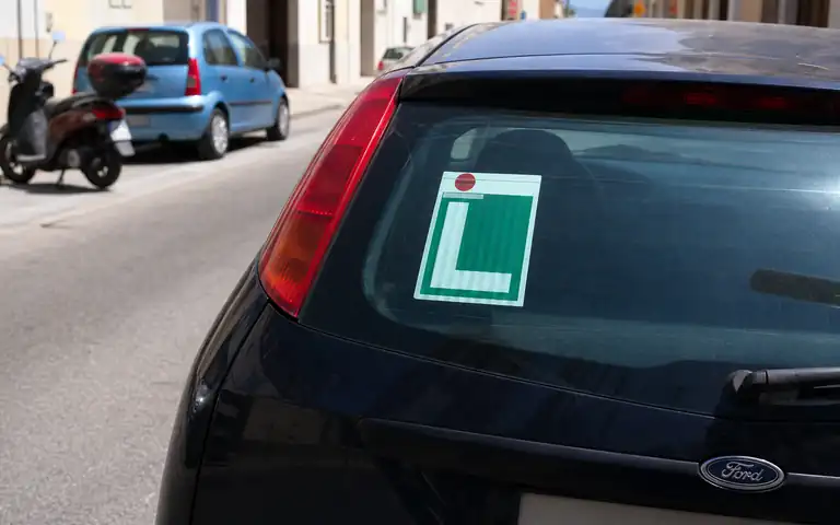 Imagen de la pregunta: ¿Cuál es la tasa de alcohol máxima permitida a un conductor novel?