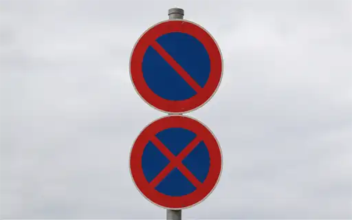 Imagen de la pregunta: En caso de contradicción entre señales del mismo tipo, ¿cuál prevalecerá?