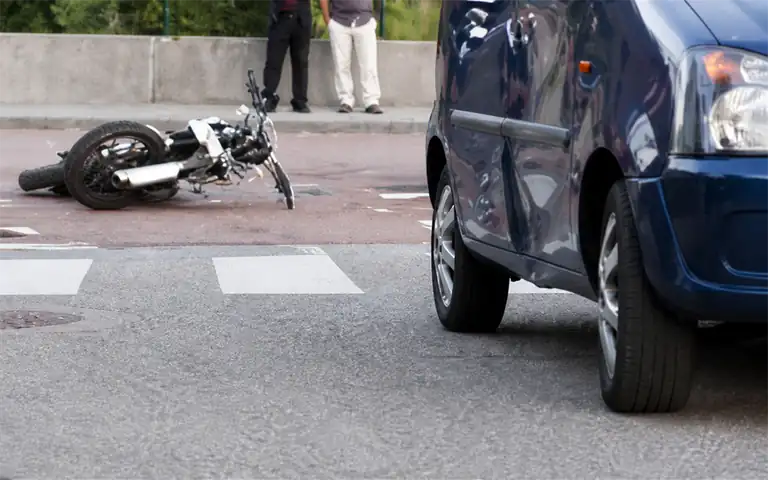 Imagen de la pregunta: En un accidente de circulación, ¿es obligatorio avisar a la Autoridad si no hay